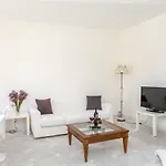 Apanemi Beachhouse Vakantiehuis *