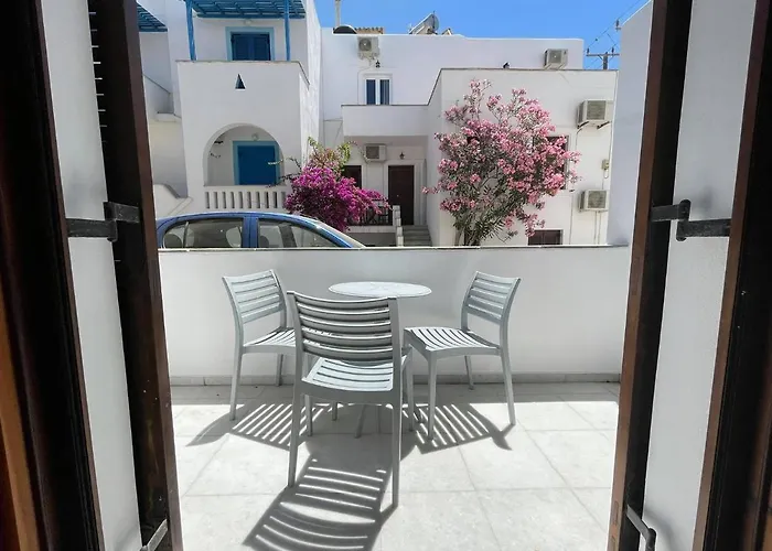 Apanemi Beachhouse *