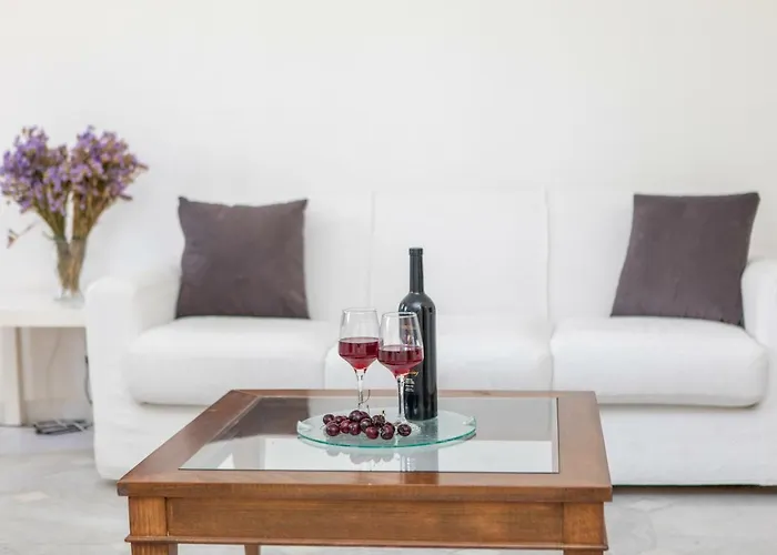 Apanemi Beachhouse *