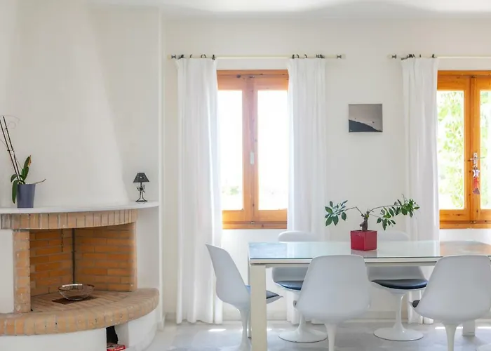 Apanemi Beachhouse Дом отдыха Naxos City