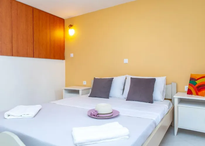 Apanemi Beachhouse Дом отдыха *