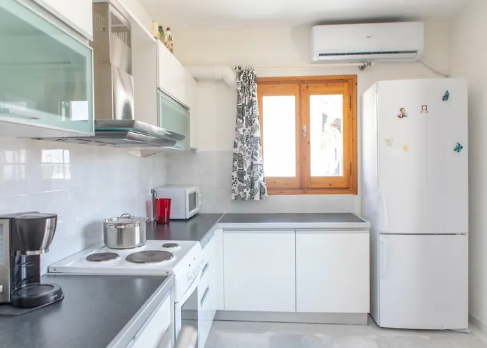 Дом отдыха Apanemi Beachhouse *